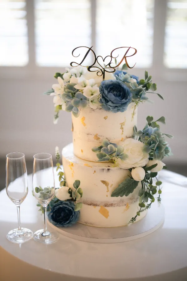 Metallic Accent Wedding Cake with Florals