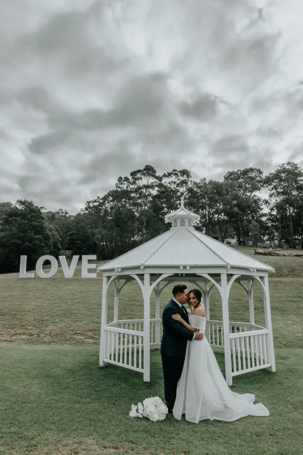 Outdoor Wedding Photos