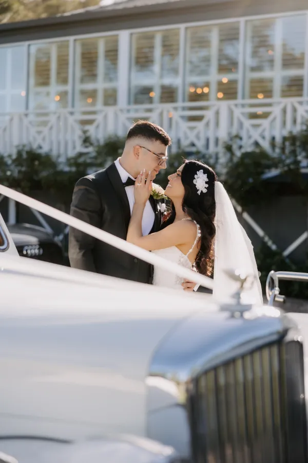 Bridal Cars Kiss